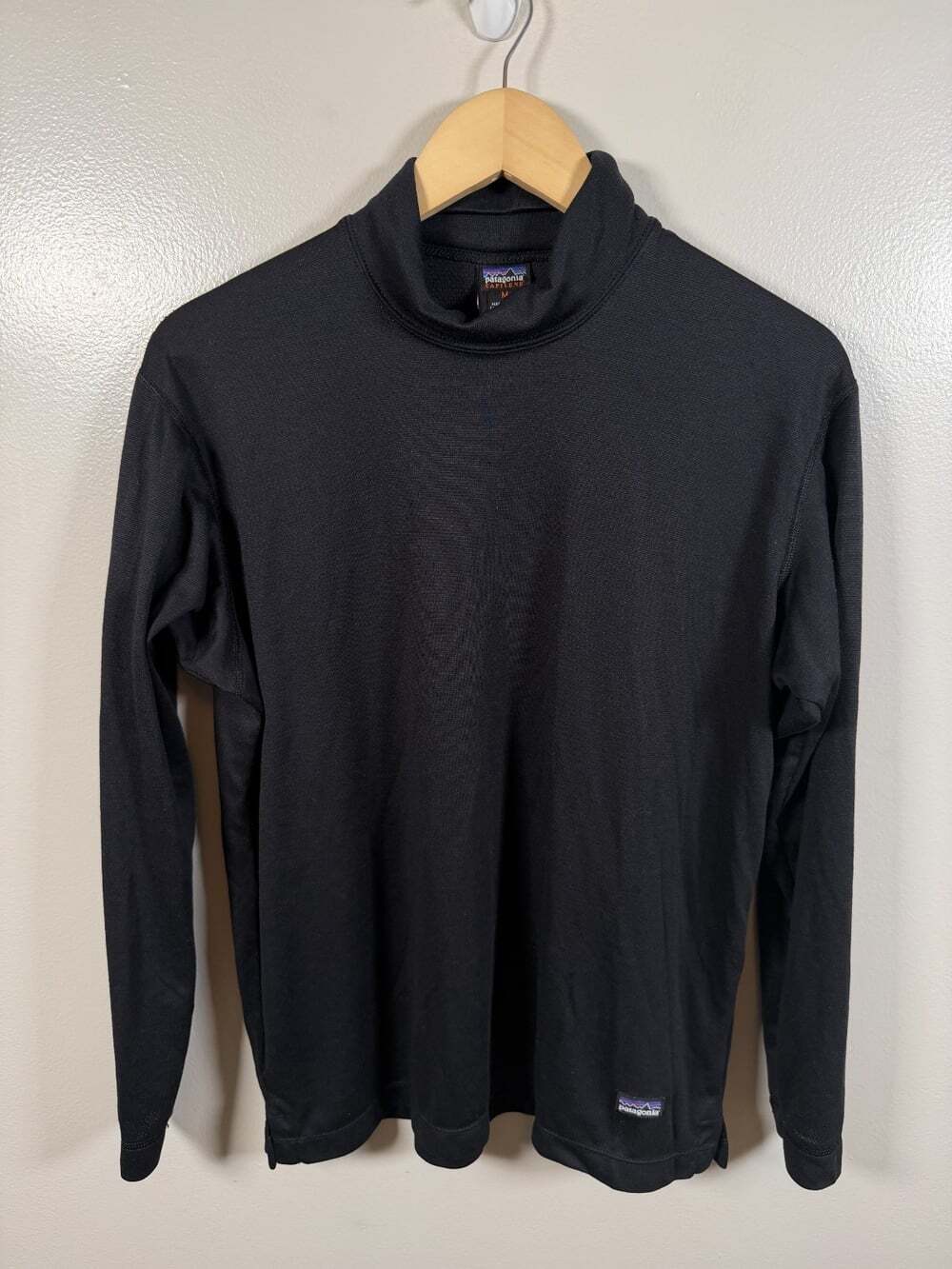 Patagonia Capilene Turtleneck Base Layer Mens Size Medium Black Hiking Outdoor